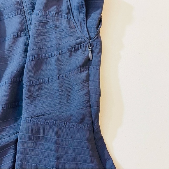 NWT Banana Republic Textured Flutter Sleeve Fit And Flare Dress Size 6 Blue - Picture 9 of 12